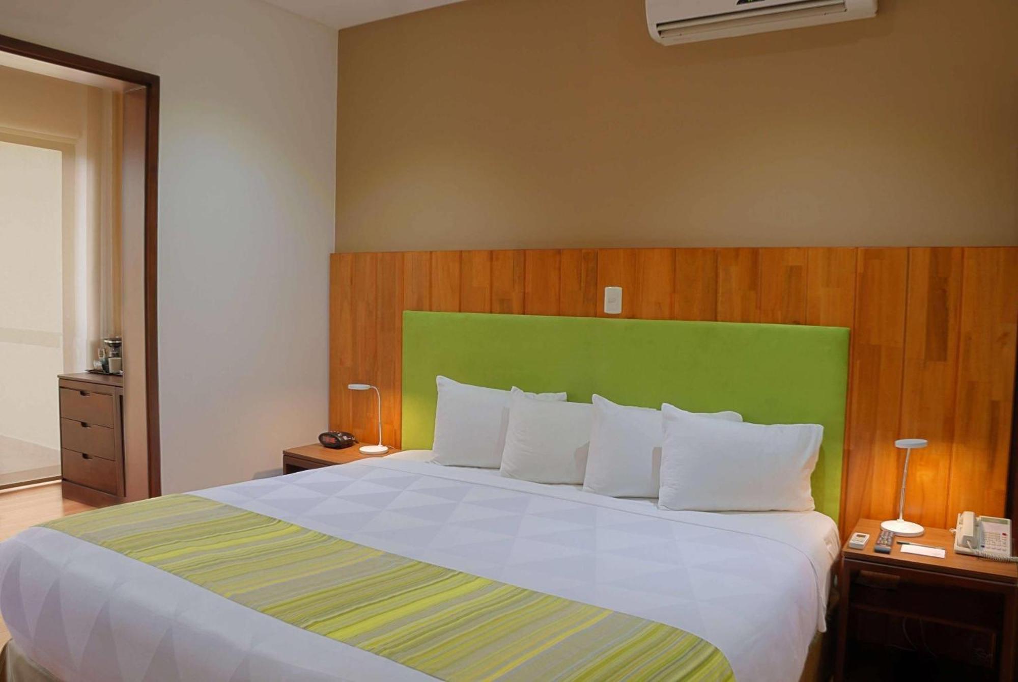 Country Inn & Suites By Radisson, San Jose Aeropuerto, Costa Rica Bagian luar foto